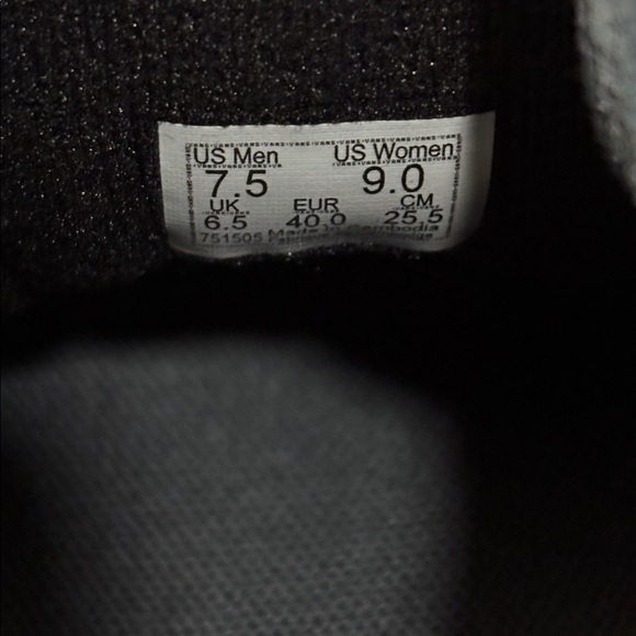 🌟W Size 9/M Size 7.5 - NWT: VANS - Unisex Sk8-Mid Shoes - Picture 7 of 12